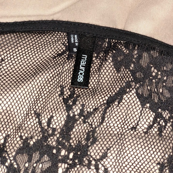 🦋pick 5/$25!  曆 Small black mesh top - Picture 2 of 2